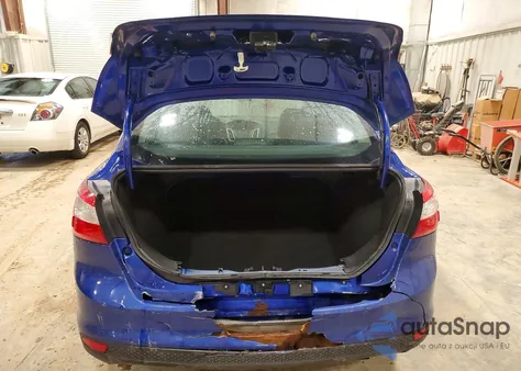 2013 Ford Focus Se z USA, uszkodzony, nr VIN 1FADP3F27DL321129